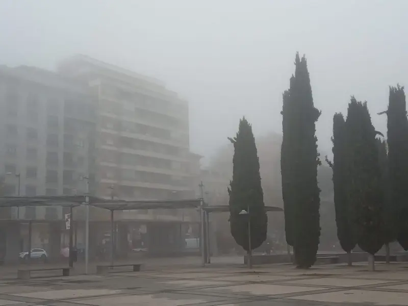Zamora cubierta por la niebla