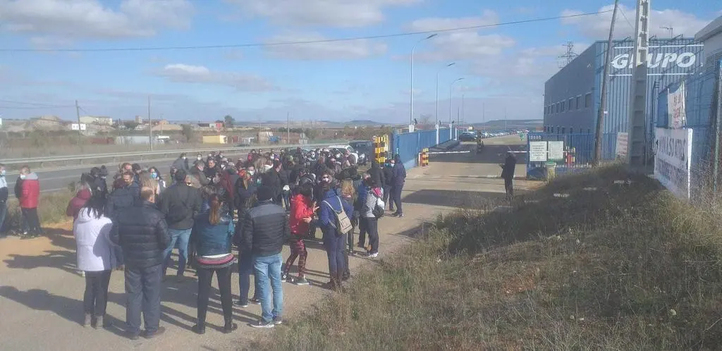 Concentración de trabajadores en Siro
