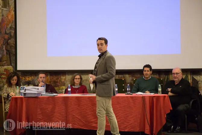 Reunión de propietarios Puerta del Noroeste: Fotografía: Interbenavente