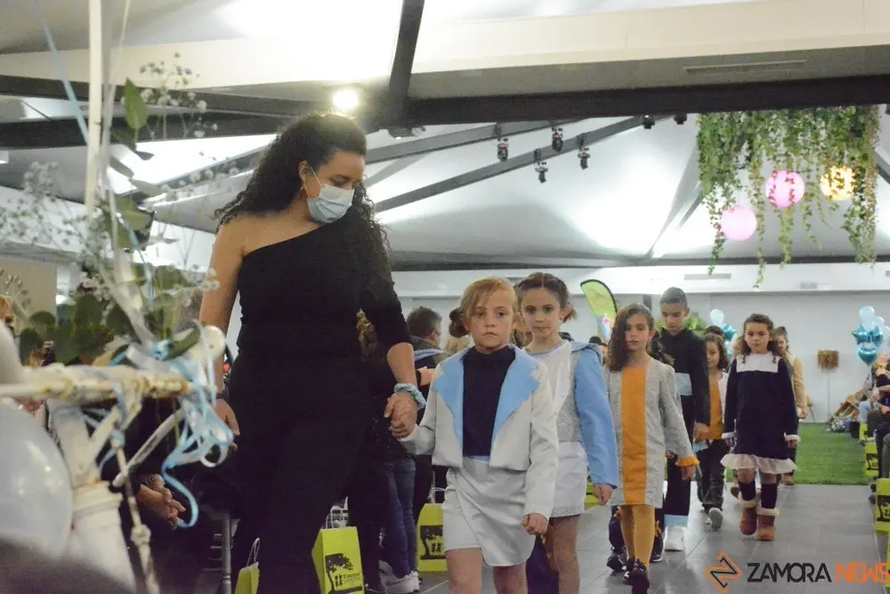 desfile corriendo con el corazón por hugo (137)