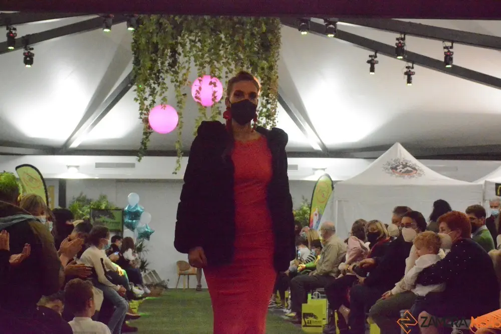 desfile corriendo con el corazón por hugo (253)