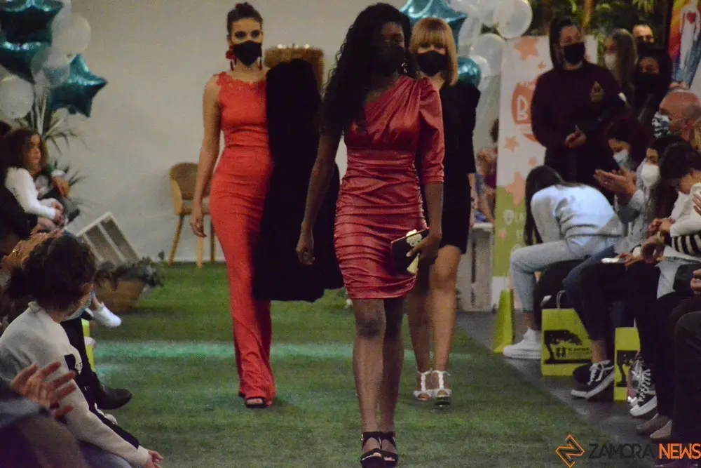 desfile corriendo con el corazón por hugo (260)