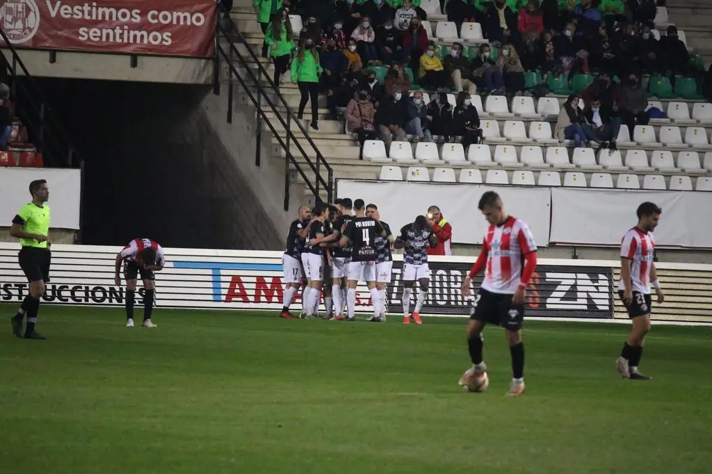 Celebración del Racing de Santander ante el Zamora CF. | FOTO: Marcos Vicente