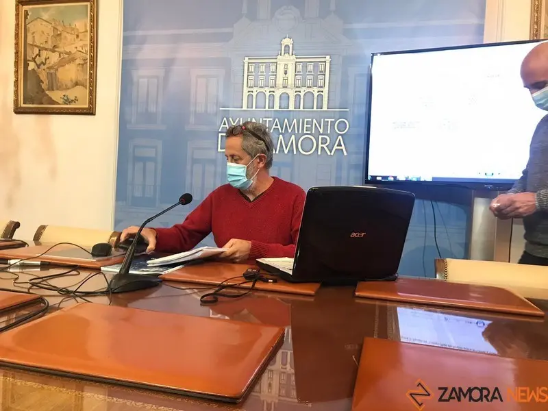 Romualdo Fernández en rueda de prensa