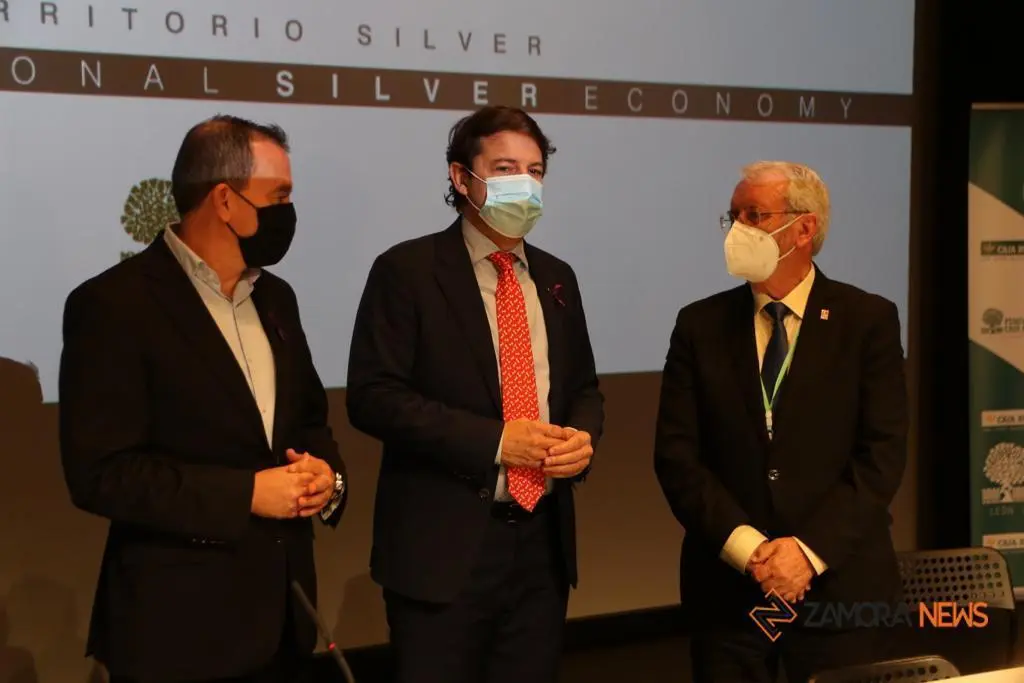 Presidente de la Junta de Castilla y León, Alfonso Fernández Mañueco y el presidente de la Diputación de Zamora, Francisco Requejo en la presentación de la III edición del Congreso Silver Economy. | FOTO: Marcos Vicente