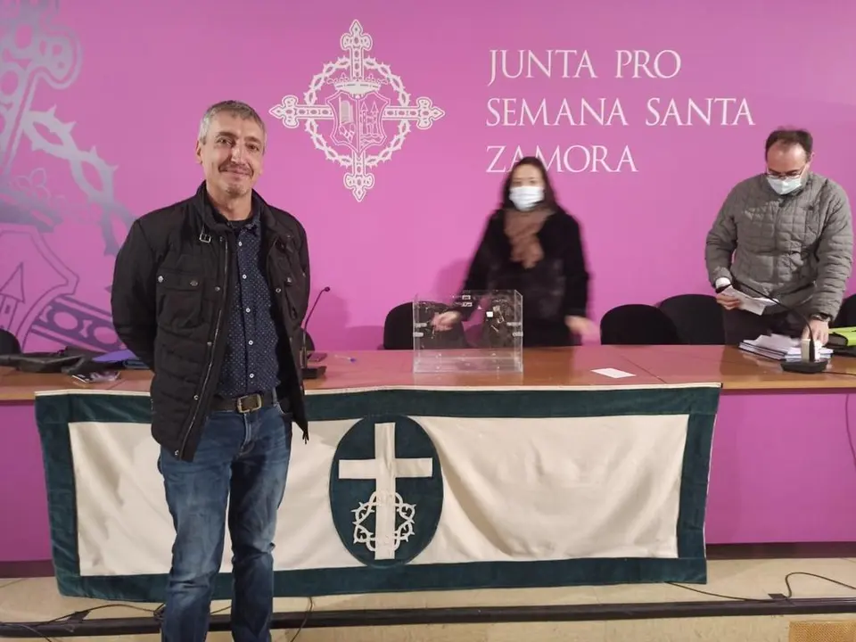 Roberto Ariza, Hermano Abad de las Siete Palabras