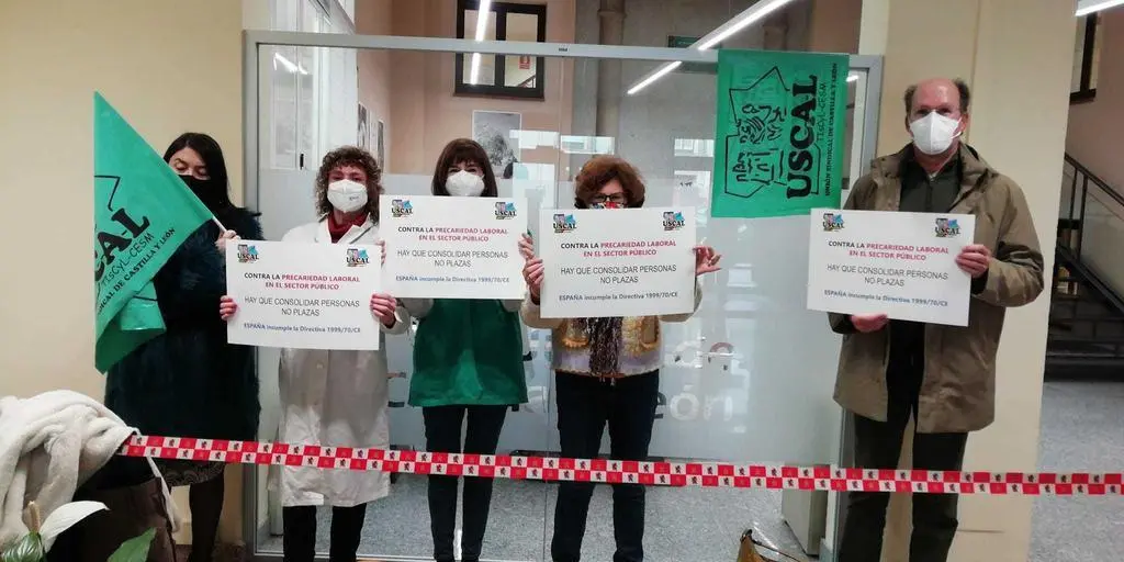 Encierro de sanitarios interinos en Castilla y León. Foto Archivo