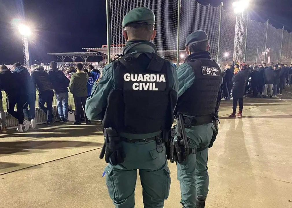 Guardia Civil en el partido entre el Guijuelo y el Rayo Vallecano.