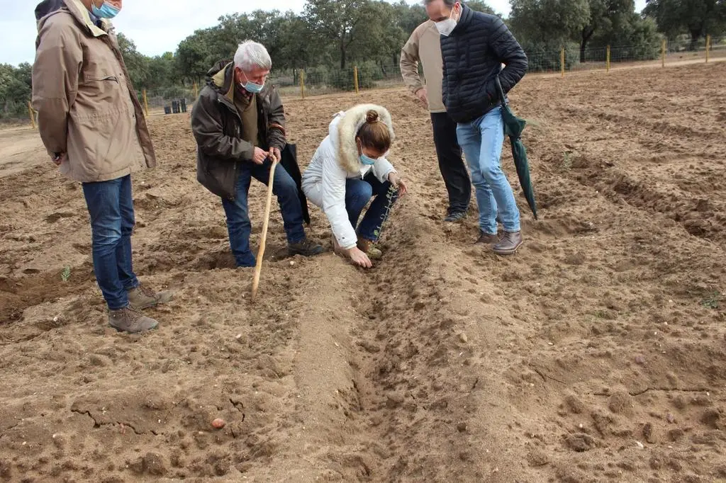 Clara San Damián visita Monte Coto