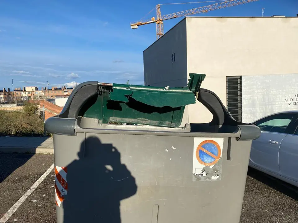 Contenedor en la zona alto de los curas