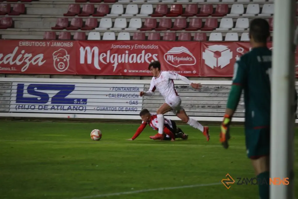 Partido entre el Zamora CF y la Cultural Leonesa. | FOTO: Marcos Vicente