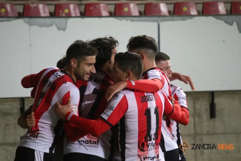 Partido entre el Zamora CF y la Cultural Leonesa. | FOTO: Marcos Vicente