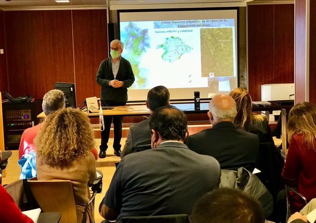 Imagen de archivo de una Jornada Técnica sobre Chopos de la CHD