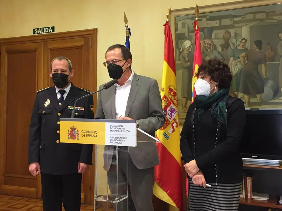 El subdelegaco del Gobierno, ángel Blanco junto a la concejala de Seguridad Ciudadana, Concha Rosales