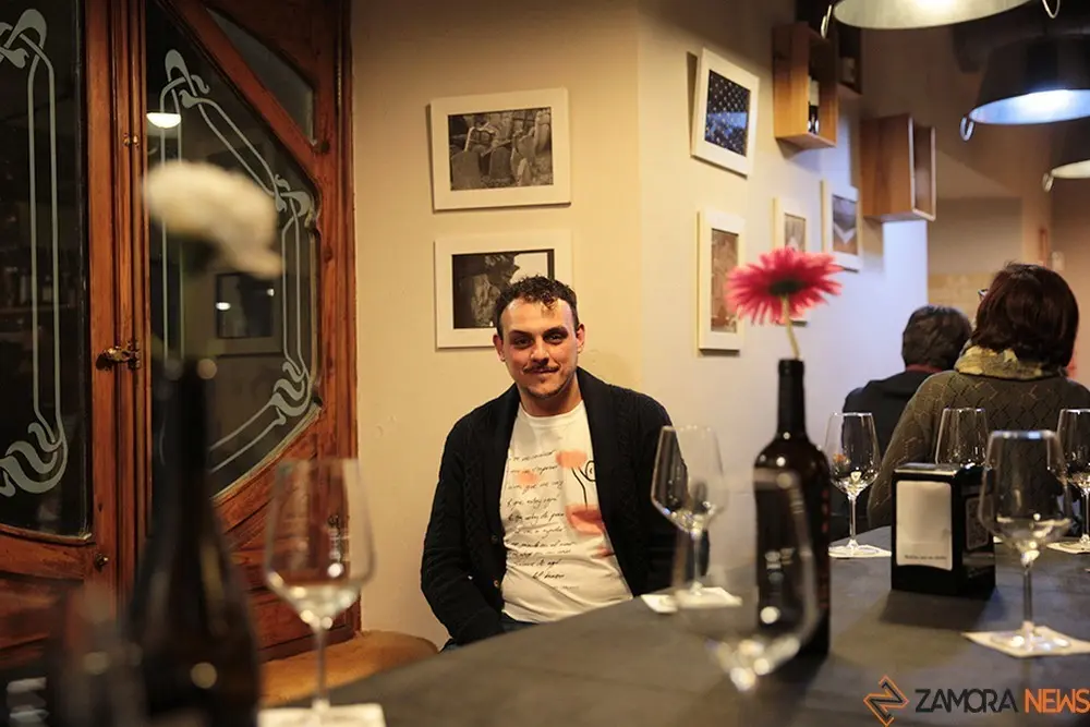 tomás inaugura expo en la tinta