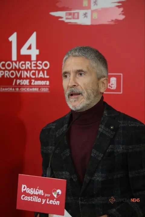 GALER&Iacute;A | El reelegido Antidio Fag&uacute;ndez, junto al ministro Marlaska y el secretario general del PSOE de Castilla y Le&oacute;n en el 14&ordm; Congreso Provincial del PSOE de Zamora. | FOTO: Marcos Vincente