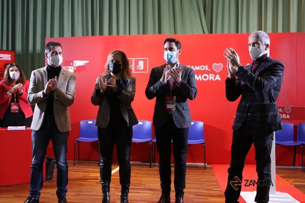 GALER&Iacute;A | El reelegido Antidio Fag&uacute;ndez, junto al ministro Marlaska y el secretario general del PSOE de Castilla y Le&oacute;n en el 14&ordm; Congreso Provincial del PSOE de Zamora. | FOTO: Marcos Vincente