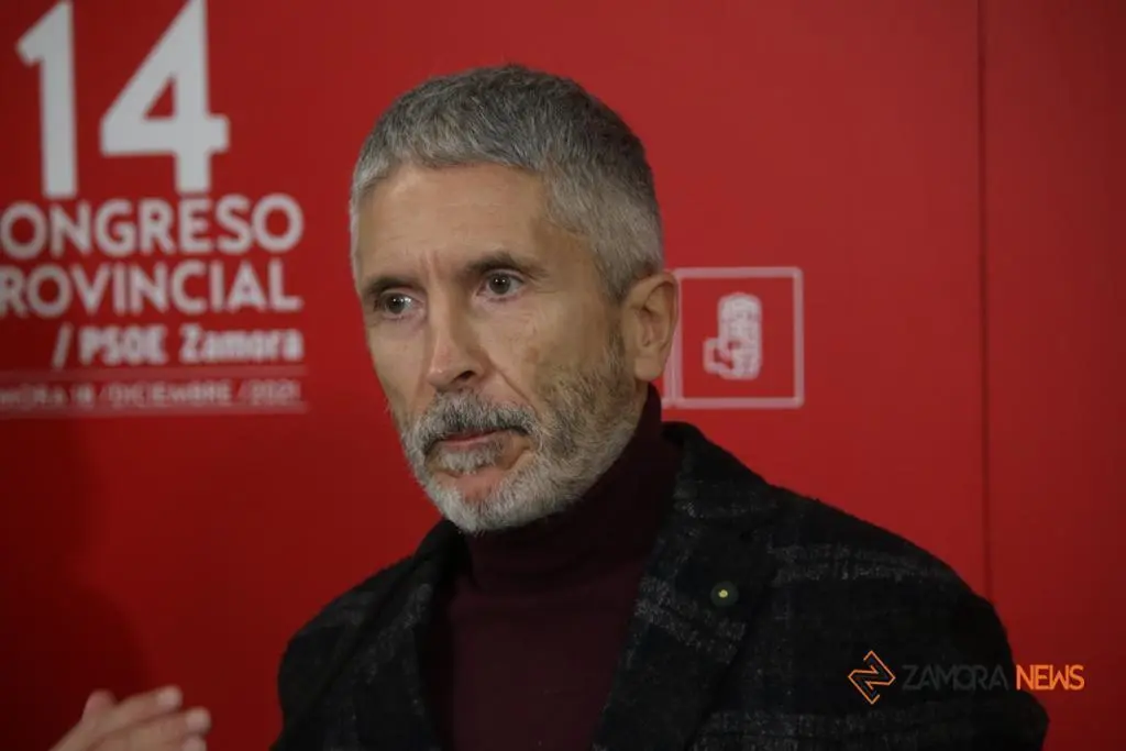 GALER&Iacute;A | El reelegido Antidio Fag&uacute;ndez, junto al ministro Marlaska y el secretario general del PSOE de Castilla y Le&oacute;n en el 14&ordm; Congreso Provincial del PSOE de Zamora. | FOTO: Marcos Vincente