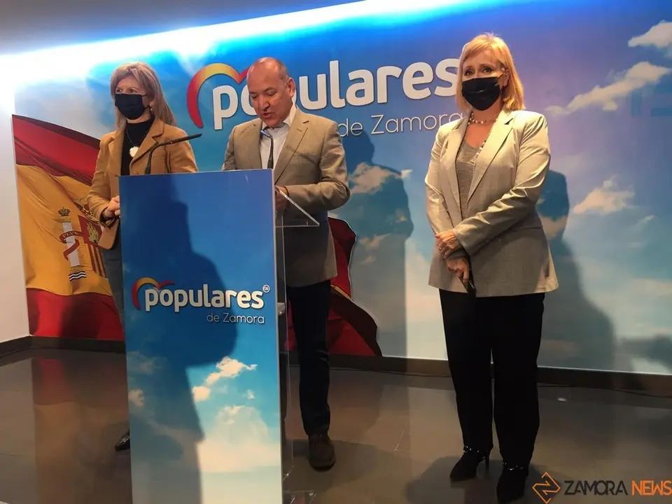 Barrios apoyo Mañueco