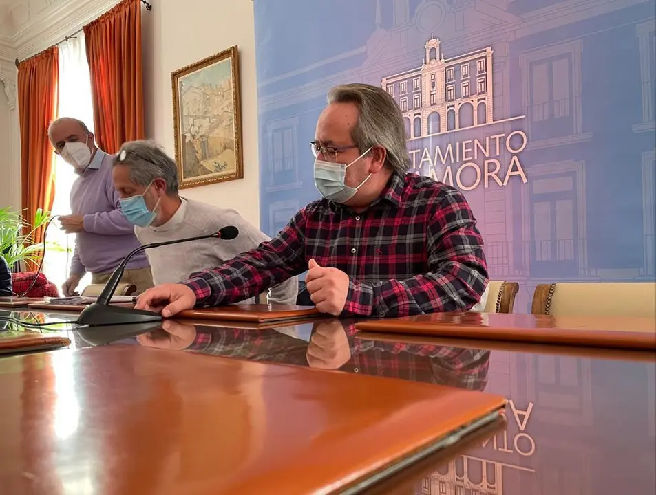 El concejal de Urbanismo, Romualdo Fernández y el alcalde de Zamora, Francisco Guarido.