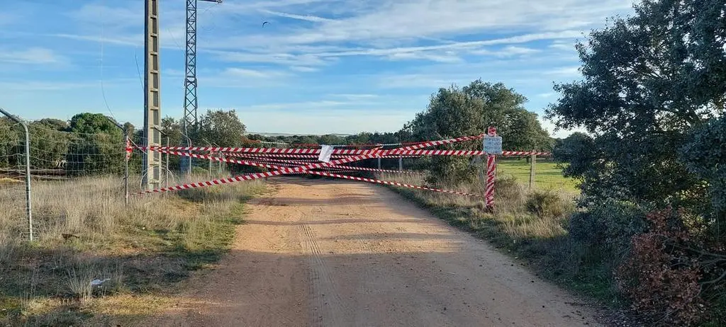 Imagen del camino cortado en las inmediaciones de El Perdigón: Fotografía: Facebook