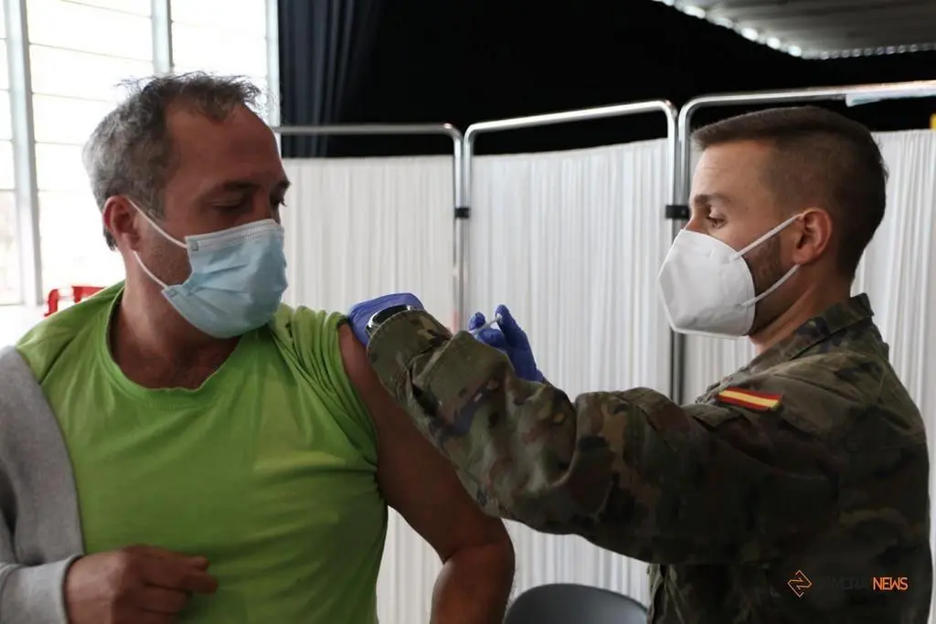 Militares de refuerzo en la campaña de vacunación de la tercera dosis
