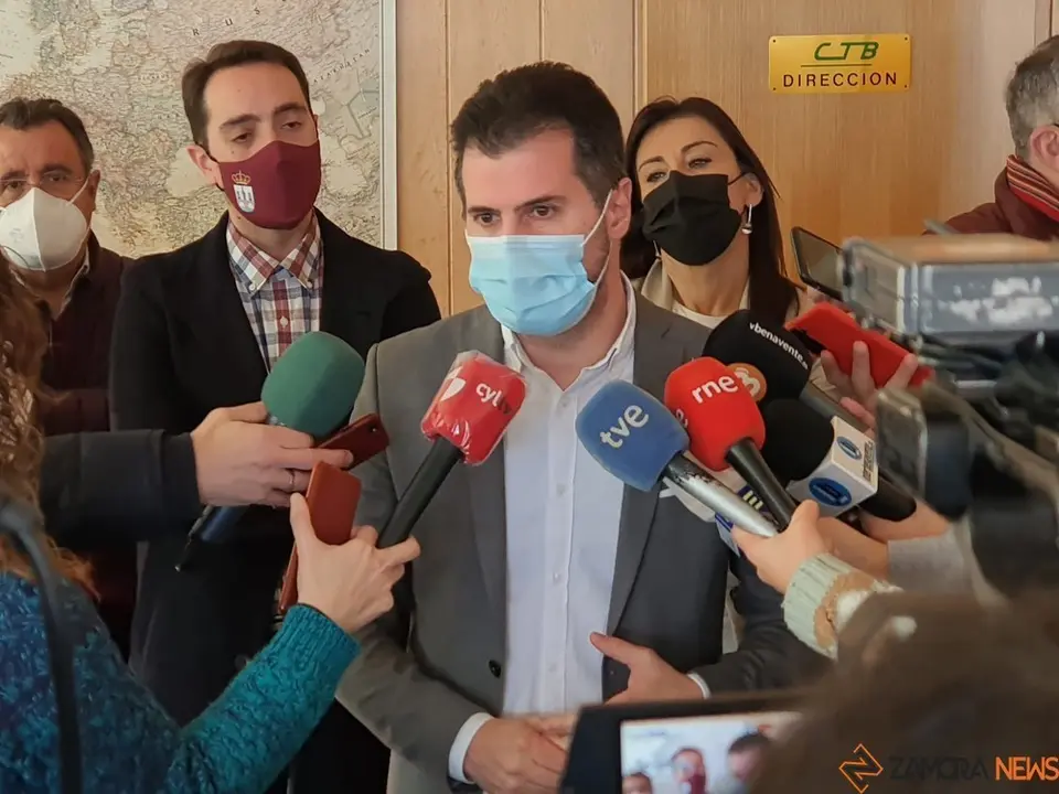 Luis Tudanca en Benavente. | FOTO: Interbenavente