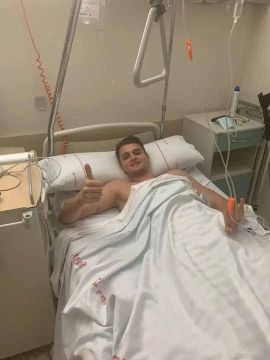 Nacho López, jugador del BM Zamora tras su operación. | FOTO: cedida