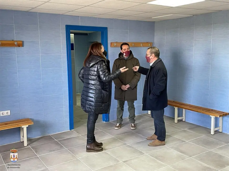 El alcalde de Benavente, 
Luciano Huerga y el concejal de deportes, Fernando Marcos, han visitado los trabajos del 
‘Programa Duplo Los Salados’ que se están realizando en el campo de fútbol Luciano 
Rubio