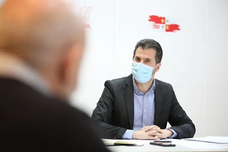 Luis Tudanca tras la reunión con el el presidente nacional de la Unión de Profesionales de Trabajadores Autónomos
