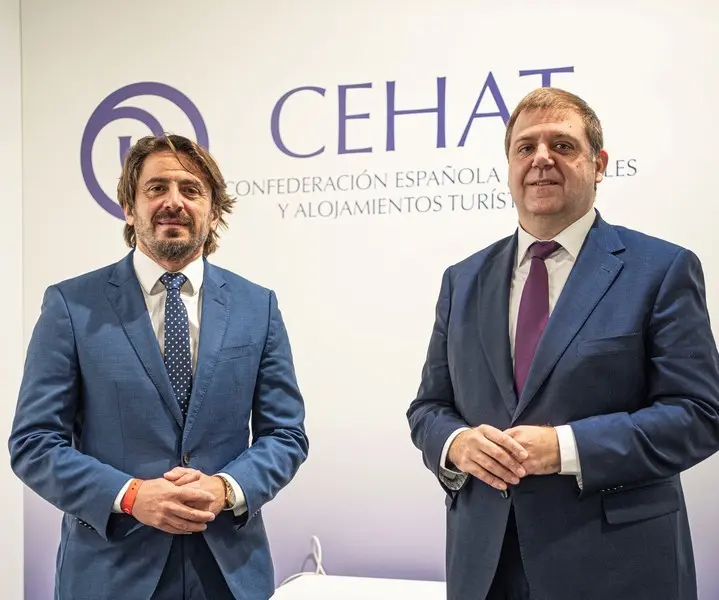 Jorge Marichal presidente CEHAT y Juan Manuel Serrano presidente Correos