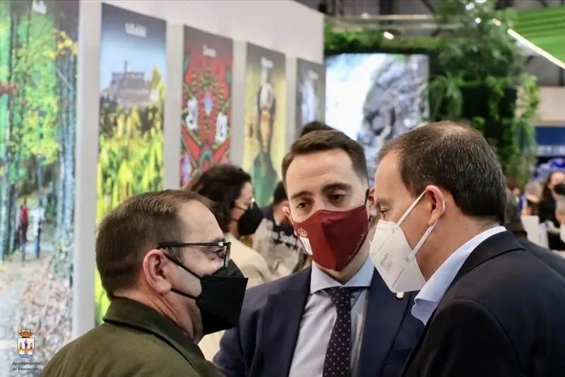 El alcalde de Benavente en Fitur