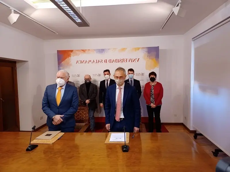 Momento de la firma del convenio