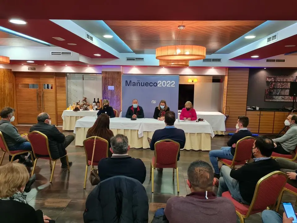 Isabel Blanco en el encuentro con los alcaldes de Toro y Guareña