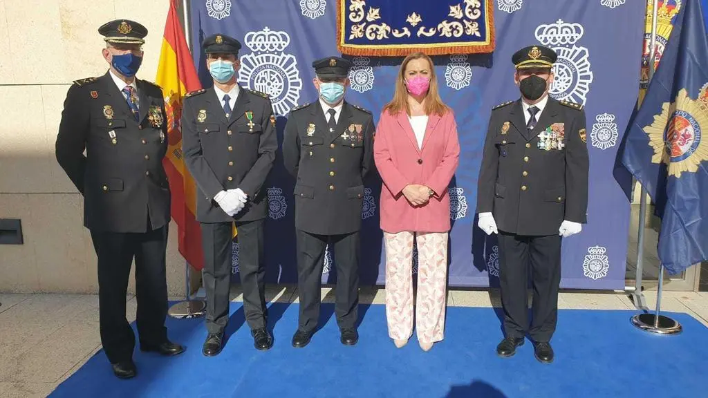 policía jura de bandera
