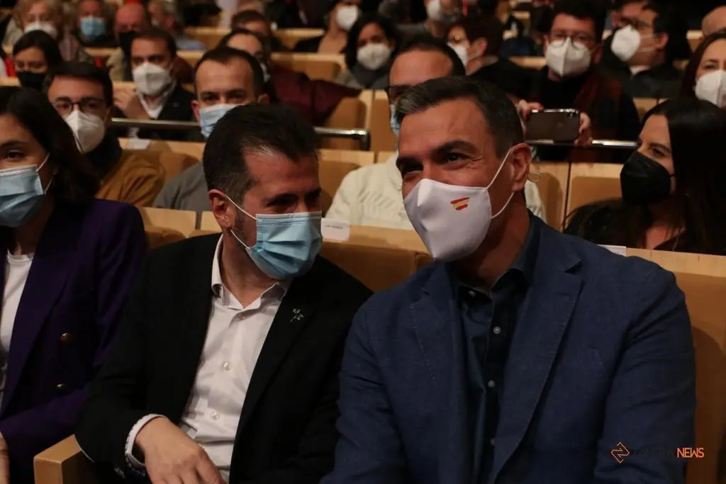 Pedro Sánchez y Luis Tudanca en un acto electoral en Zamora