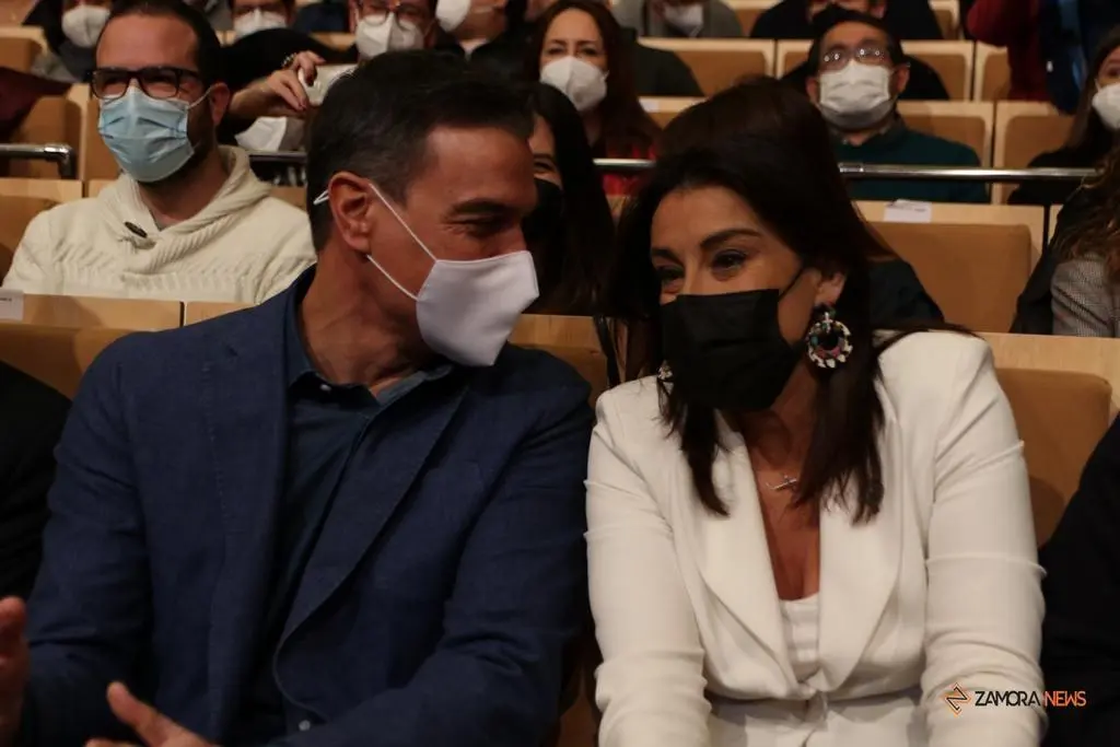 Pedro Sánchez y Luis Tudanca en un acto electoral en Zamora