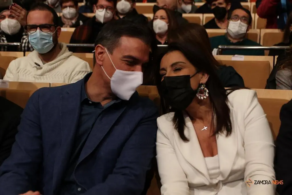 Pedro Sánchez y Luis Tudanca en un acto electoral en Zamora