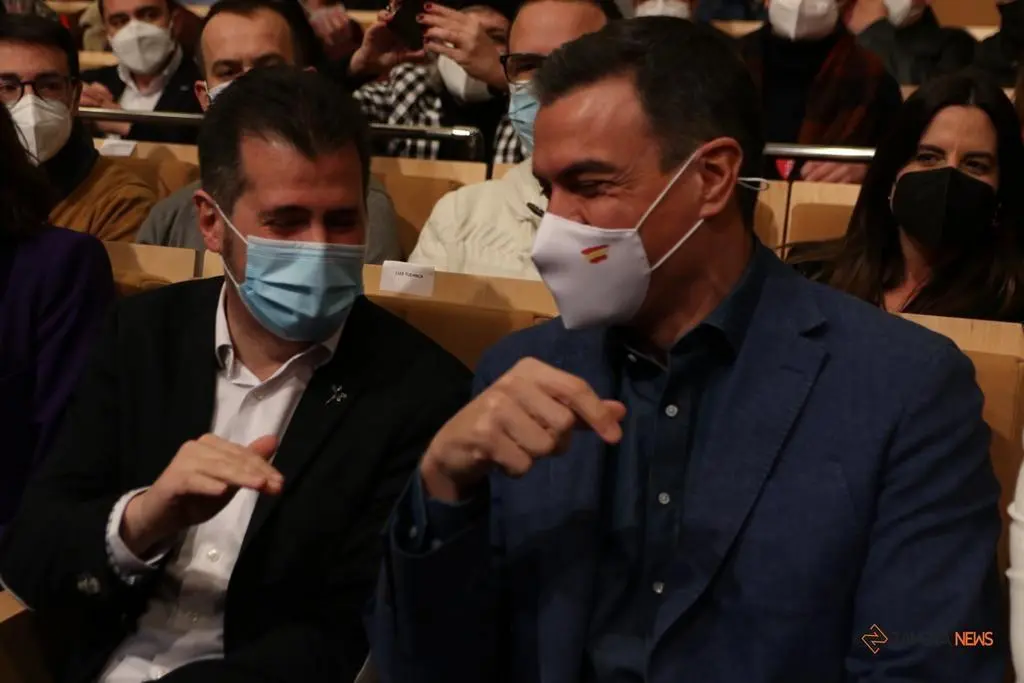 Pedro Sánchez y Luis Tudanca en un acto electoral en Zamora