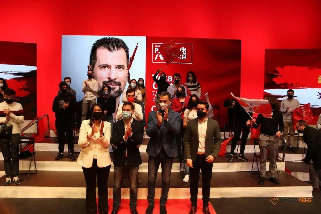 Pedro Sánchez y Luis Tudanca en un acto electoral en Zamora