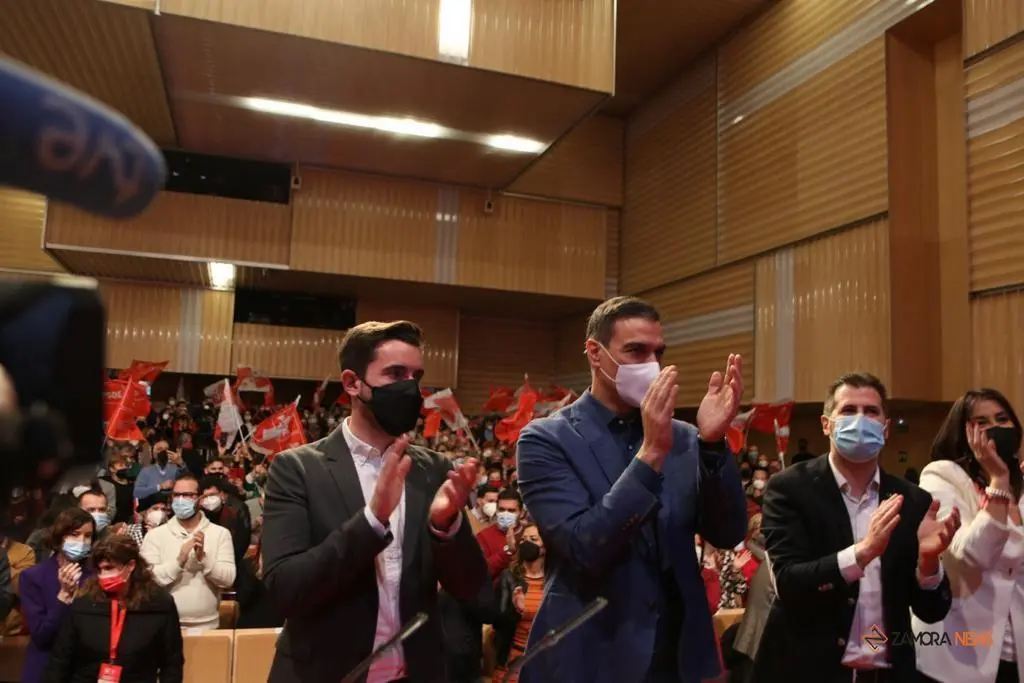 Pedro Sánchez y Luis Tudanca en un acto electoral en Zamora