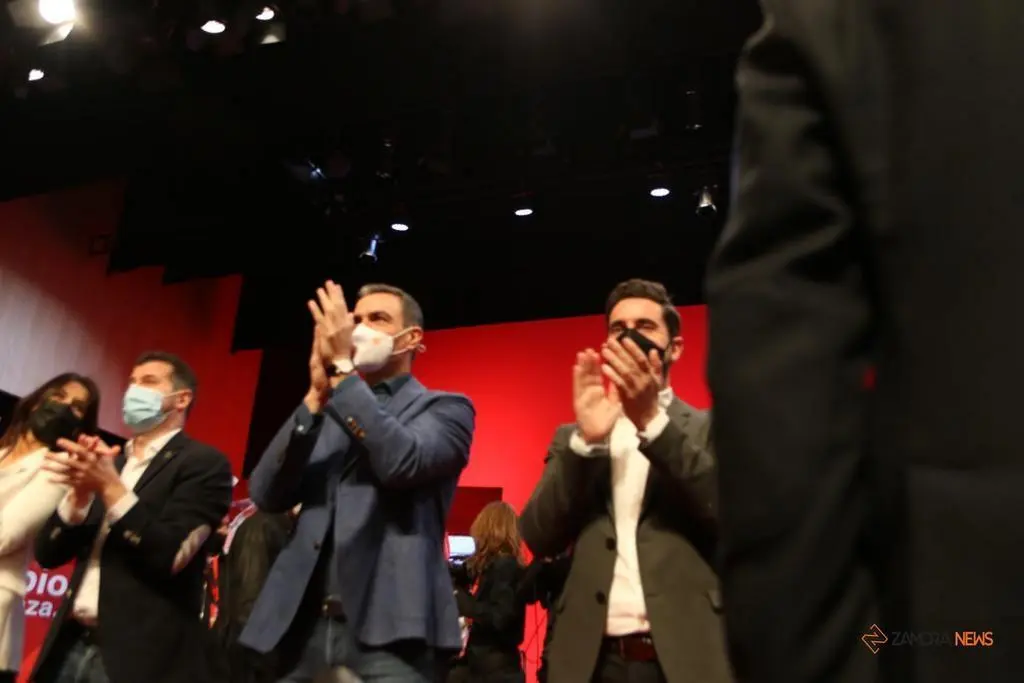Pedro Sánchez y Luis Tudanca en un acto electoral en Zamora