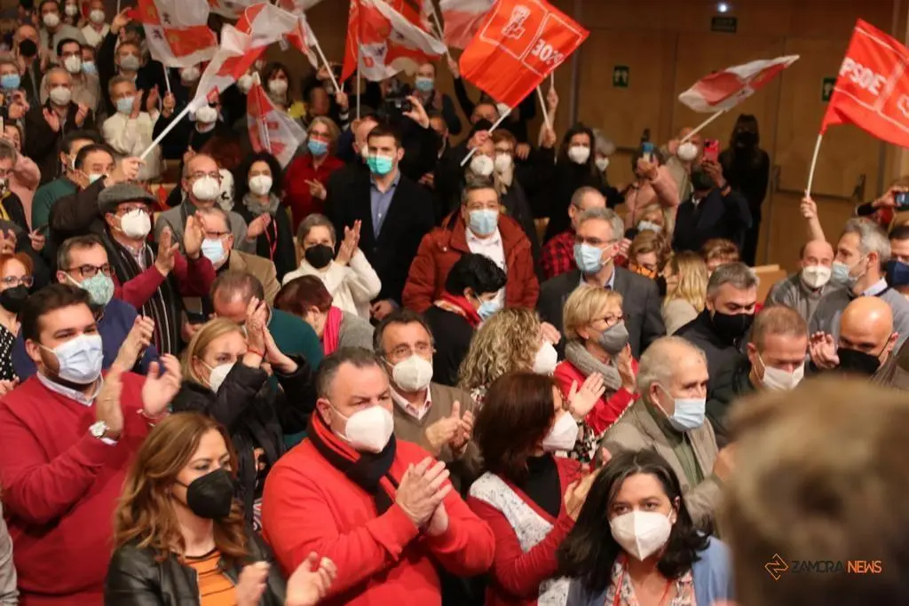 Pedro Sánchez y Luis Tudanca en un acto electoral en Zamora