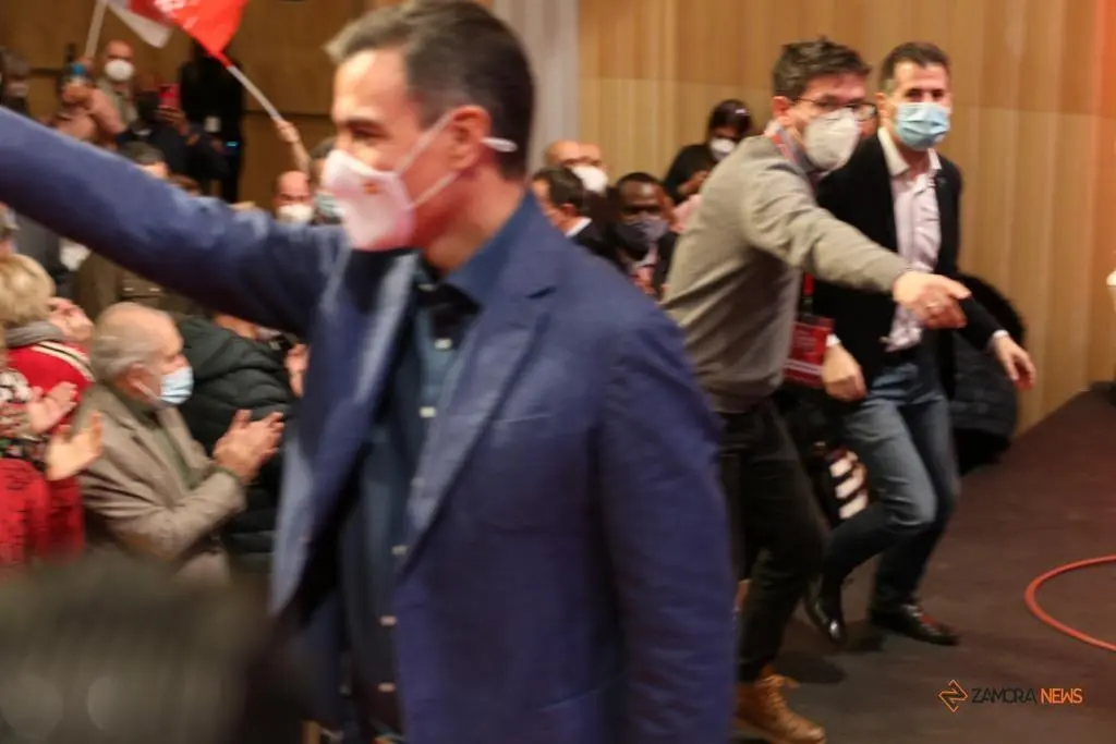 Pedro Sánchez y Luis Tudanca en un acto electoral en Zamora