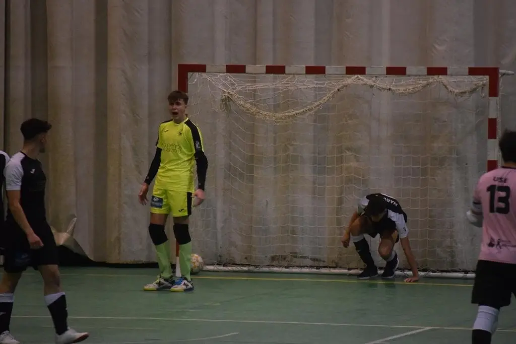 Pablo se lamenta tras encajar un gol. Fotografía: River Alimentos Zamora