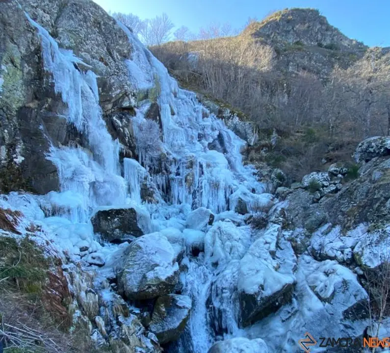 sotillo cascada horizontal helada