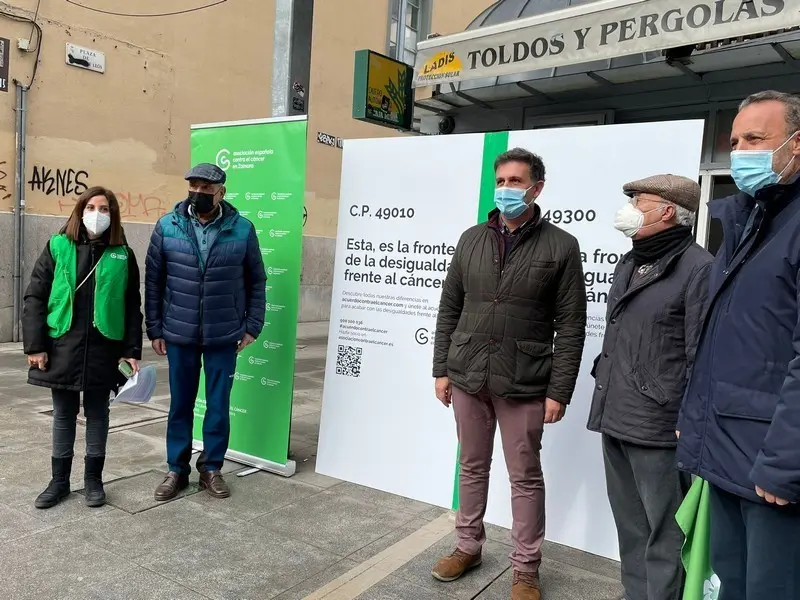 Acto de la AECC en la calle Santa Clara de Zamora