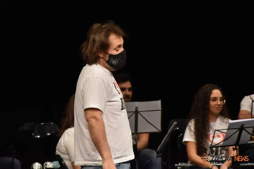 735d6de4-7247-46b3-a6de-2fb4350b9971