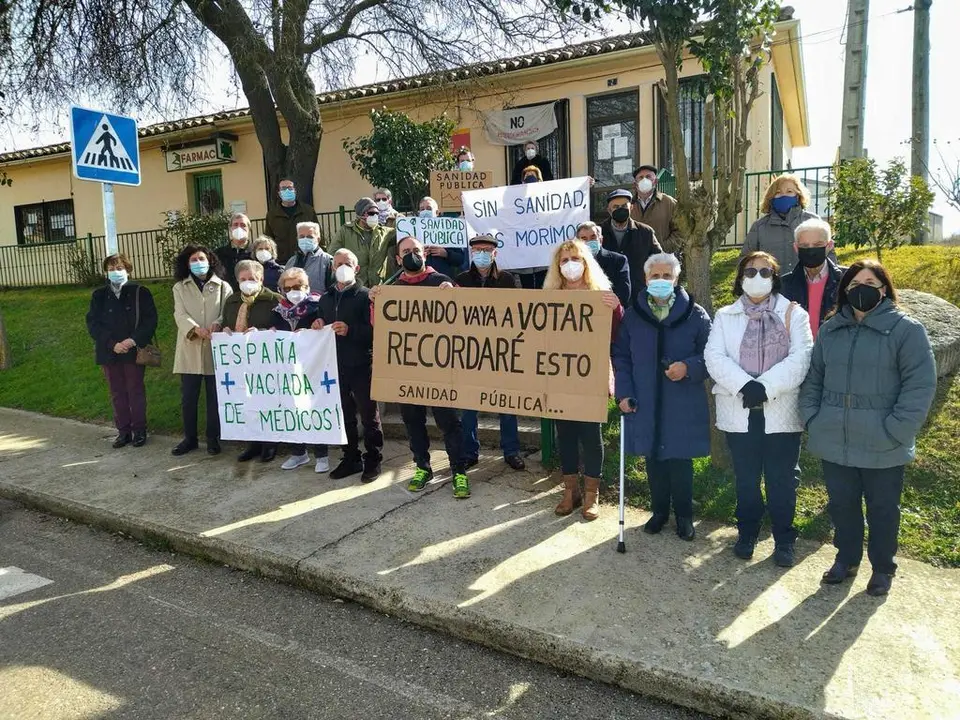 Manifesta por la Sanidad en Pozoantiguo.
