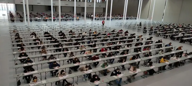 Opositores en el examen en el recinto ferial de Valladolid. Imagen de archivo
